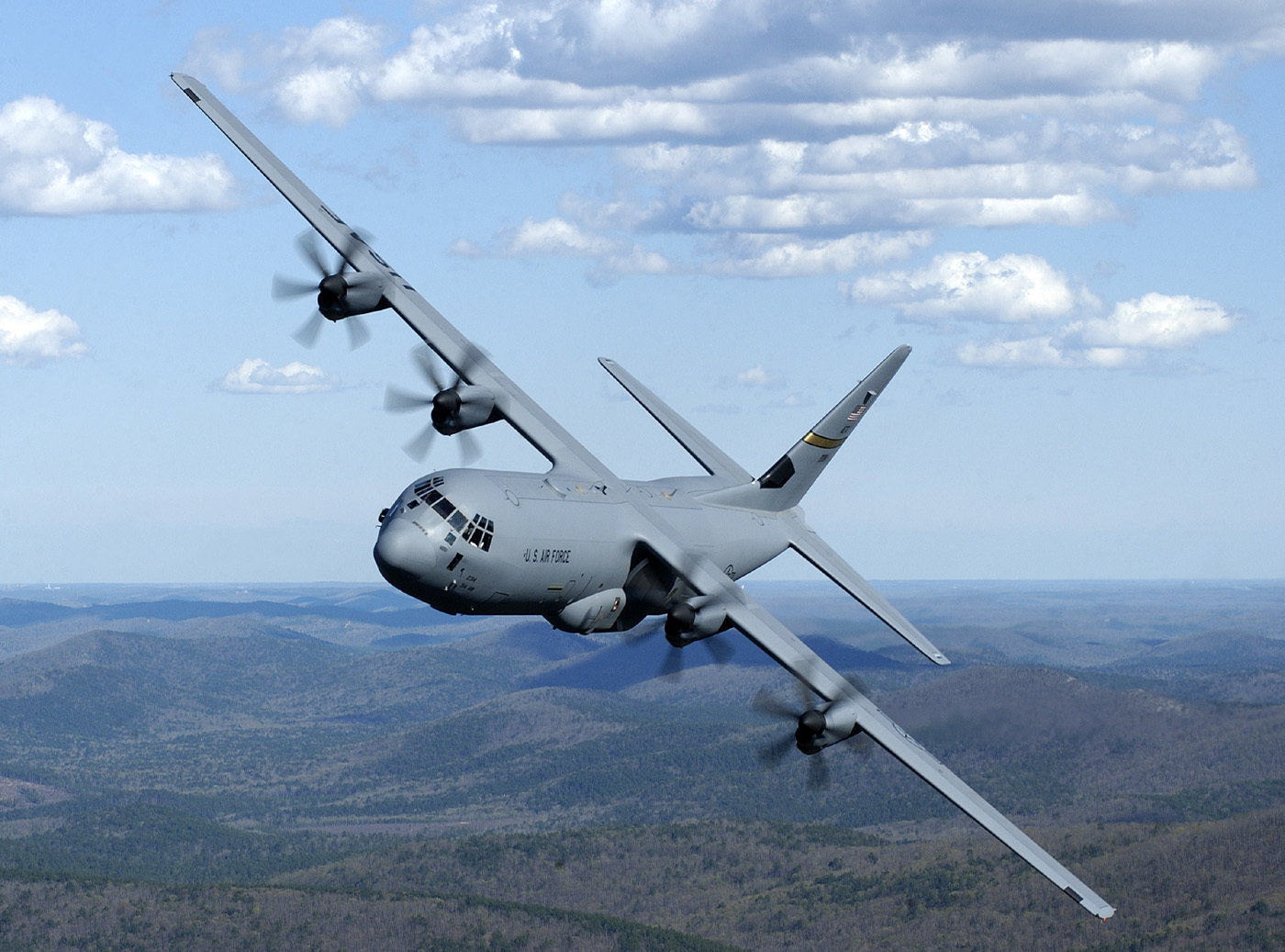 Самолеты сша. Самолет Hercules c130. C-130 Hercules. Lockheed c-130 Hercules. C17 Геркулес.